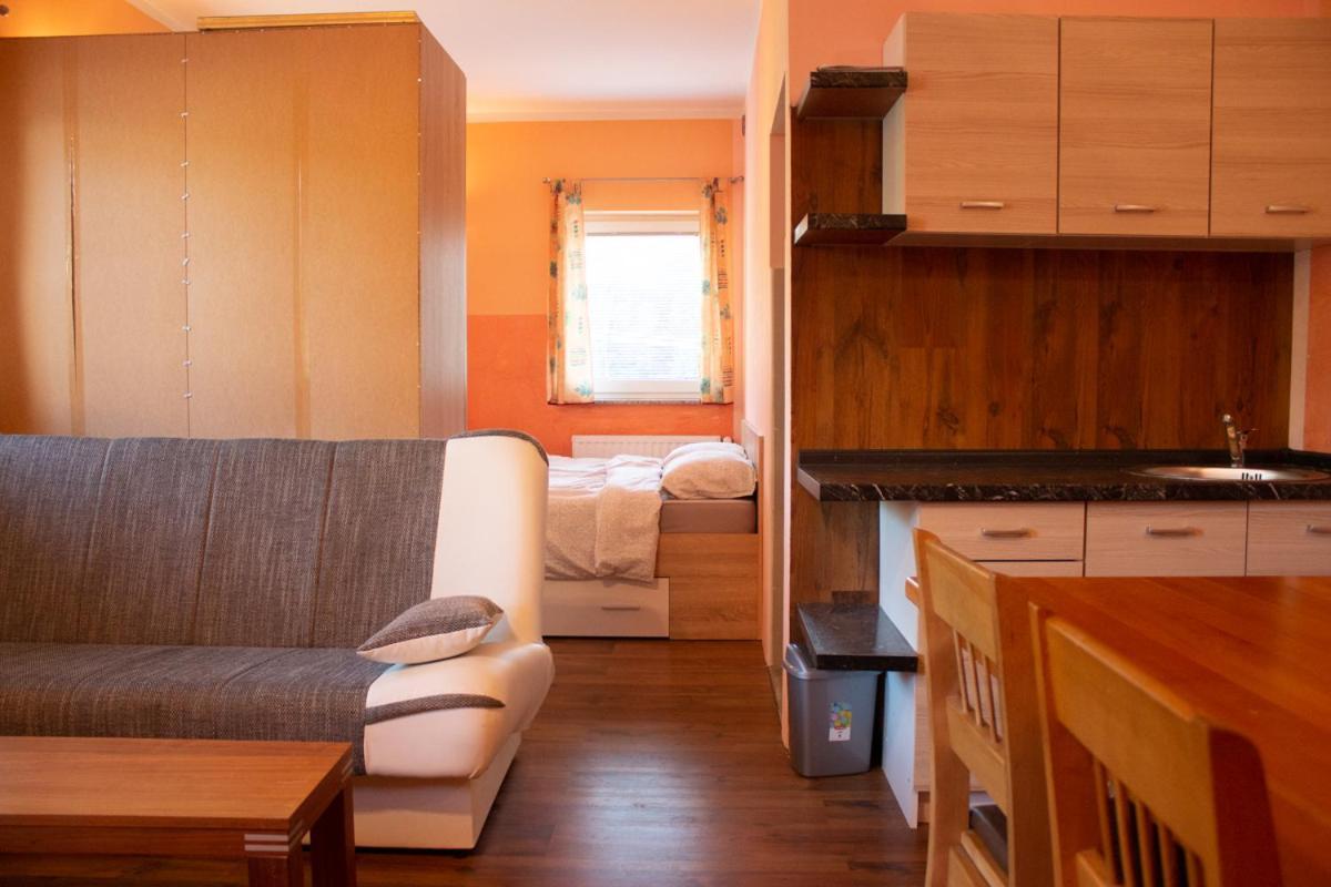 Turisticna Kmetija Sirk Motel Zgornja Velka Luaran gambar